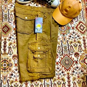 Cargo Short with String Tie at the hem